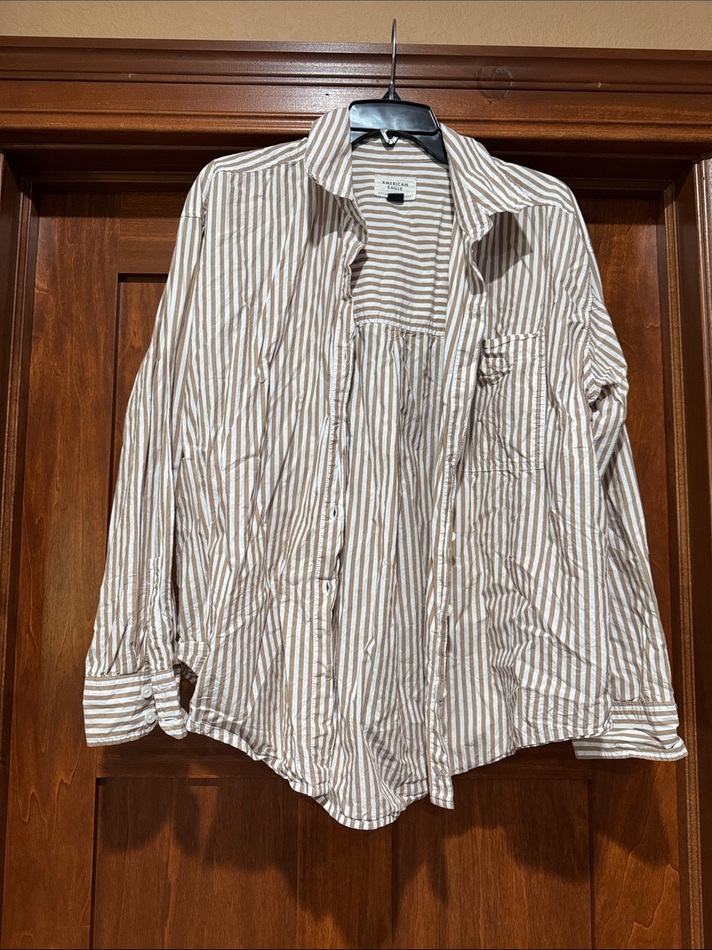 American Eagle shirt size medium.